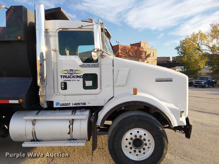image for item FK0508 2006 Kenworth T800 dump truck
