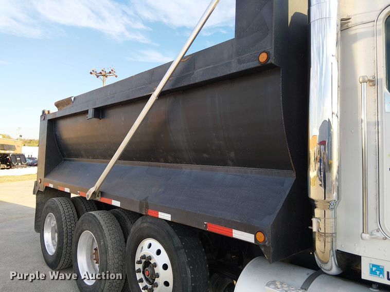 image for item FK0508 2006 Kenworth T800 dump truck