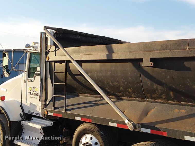 image for item FK0508 2006 Kenworth T800 dump truck