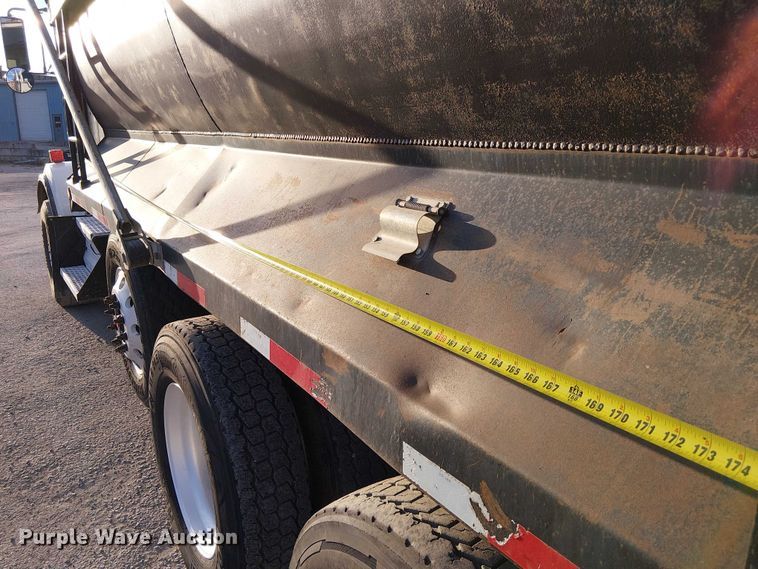 image for item FK0508 2006 Kenworth T800 dump truck