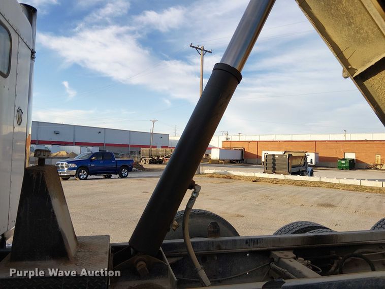 image for item FK0508 2006 Kenworth T800 dump truck