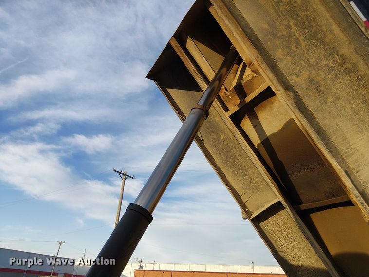 image for item FK0508 2006 Kenworth T800 dump truck