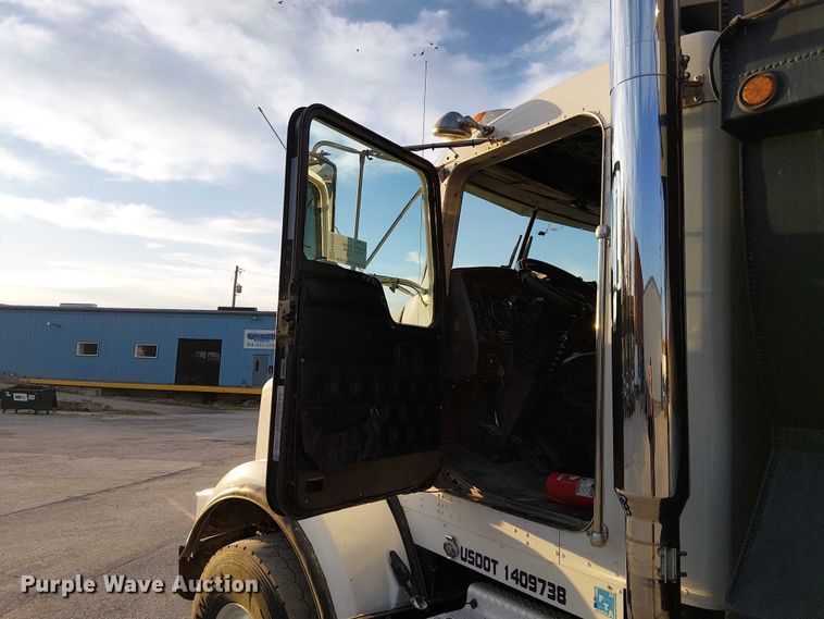 image for item FK0508 2006 Kenworth T800 dump truck