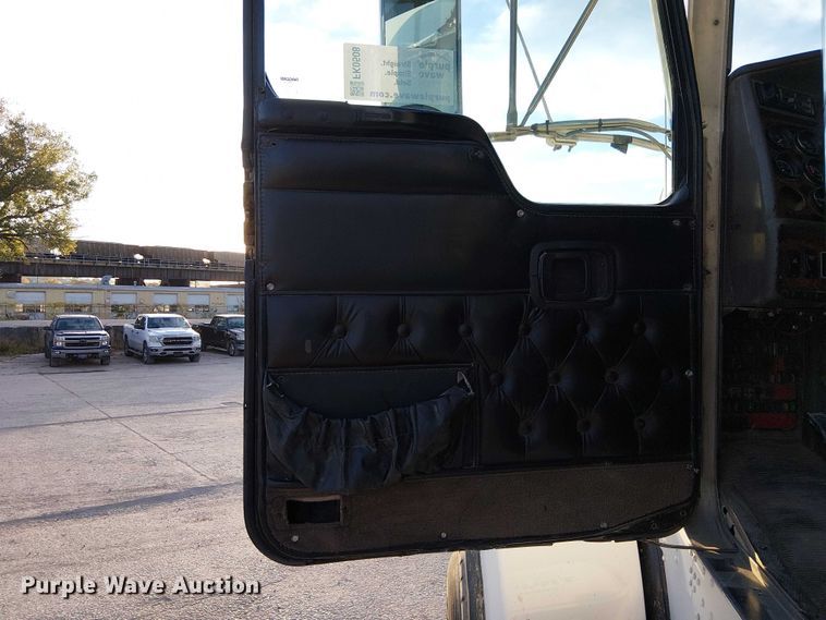 image for item FK0508 2006 Kenworth T800 dump truck