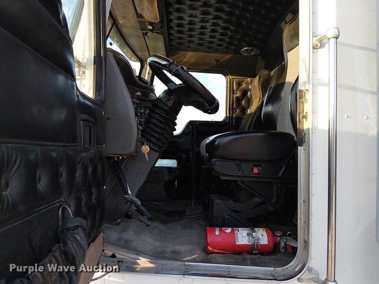 image for item FK0508 2006 Kenworth T800 dump truck