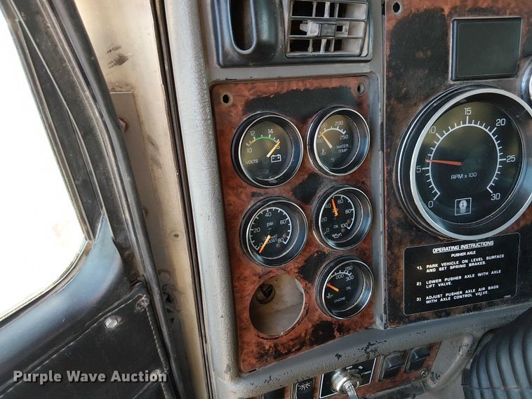 image for item FK0508 2006 Kenworth T800 dump truck