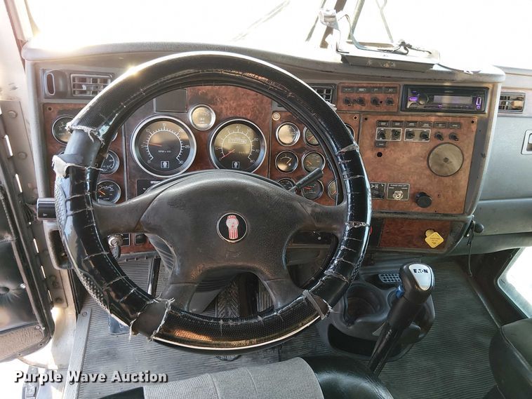 image for item FK0508 2006 Kenworth T800 dump truck