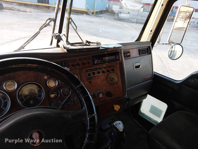 image for item FK0508 2006 Kenworth T800 dump truck