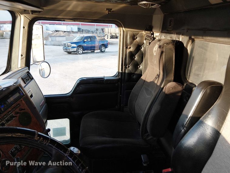 image for item FK0508 2006 Kenworth T800 dump truck