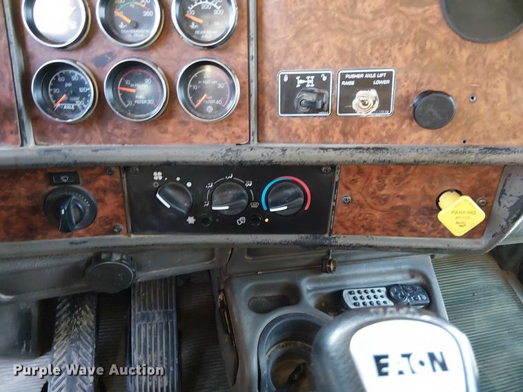 image for item FK0508 2006 Kenworth T800 dump truck