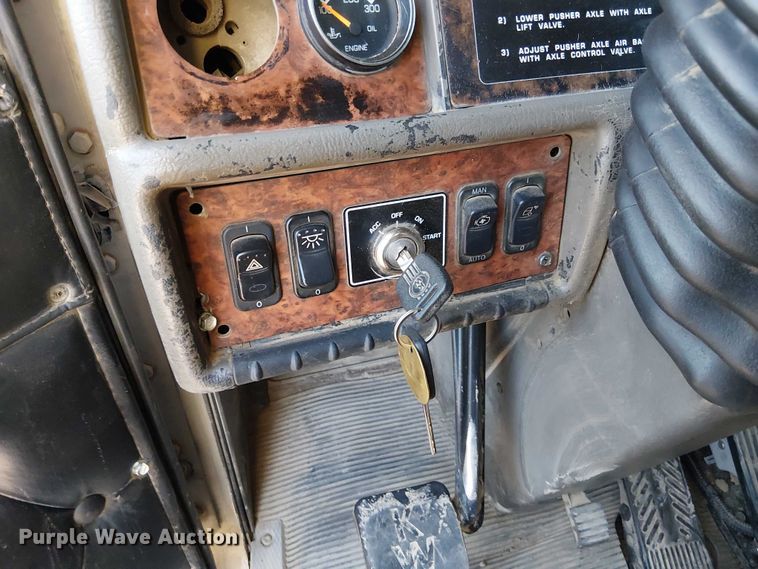 image for item FK0508 2006 Kenworth T800 dump truck