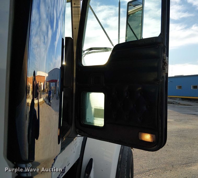 image for item FK0508 2006 Kenworth T800 dump truck