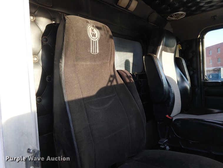 image for item FK0508 2006 Kenworth T800 dump truck