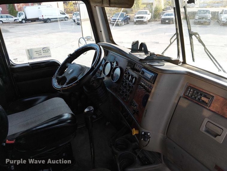 image for item FK0508 2006 Kenworth T800 dump truck