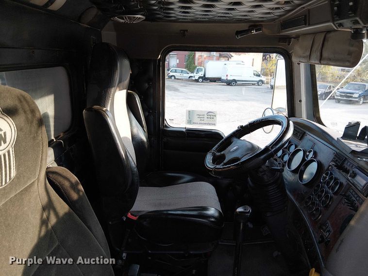 image for item FK0508 2006 Kenworth T800 dump truck