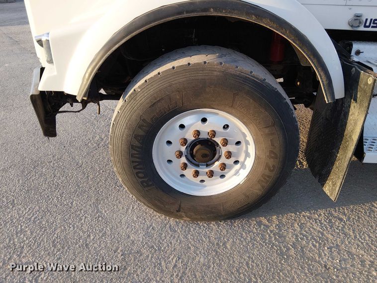 image for item FK0508 2006 Kenworth T800 dump truck