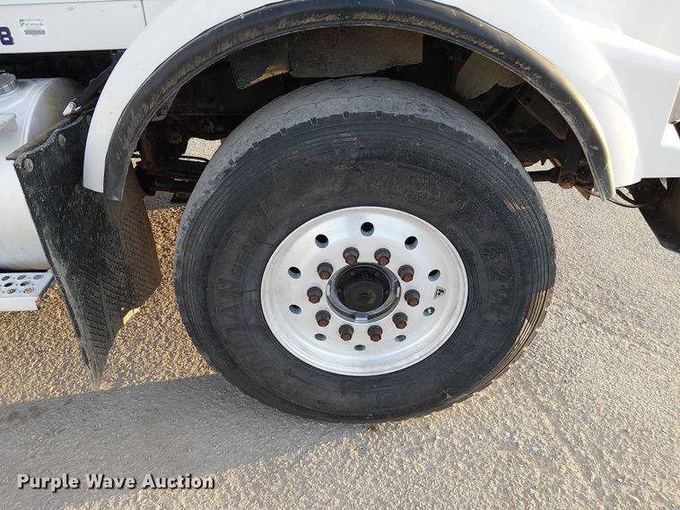 image for item FK0508 2006 Kenworth T800 dump truck