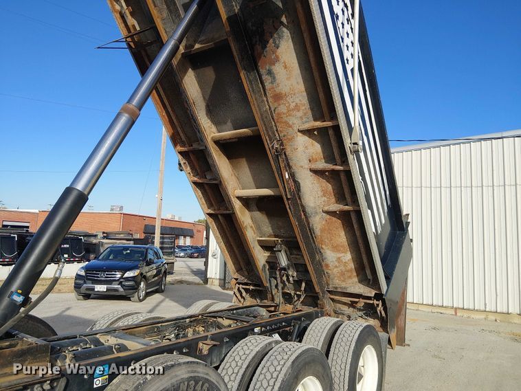 image for item FK0509 2019 Peterbilt 567 dump truck