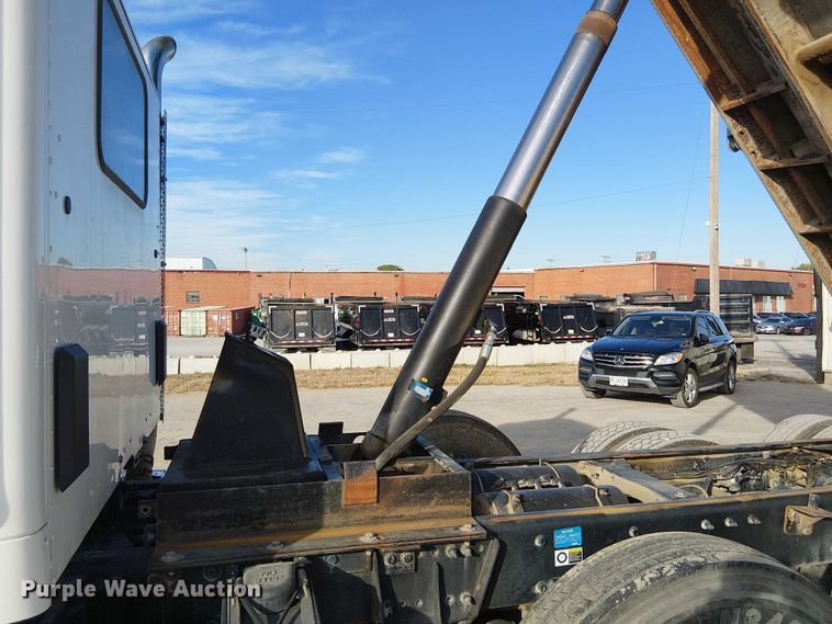 image for item FK0509 2019 Peterbilt 567 dump truck