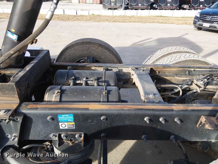 image for item FK0509 2019 Peterbilt 567 dump truck