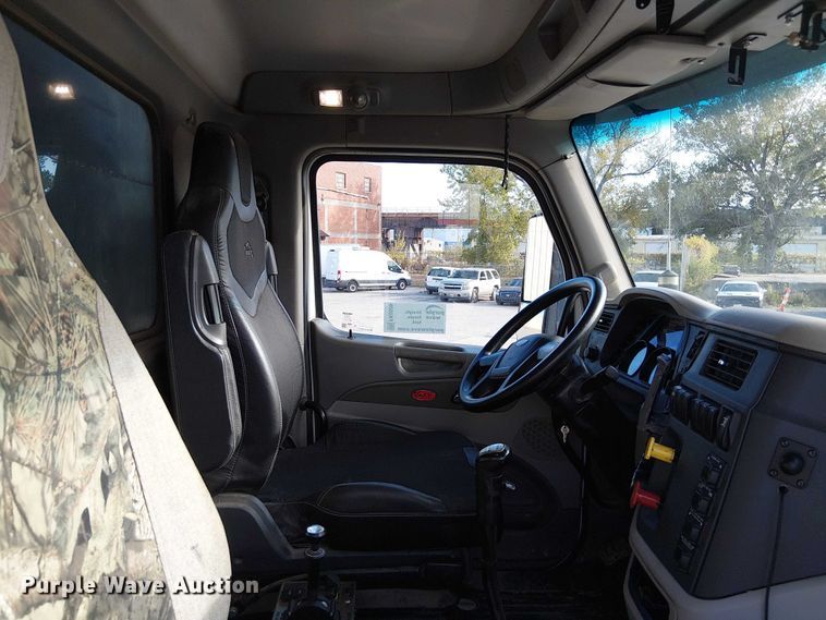 image for item FK0509 2019 Peterbilt 567 dump truck