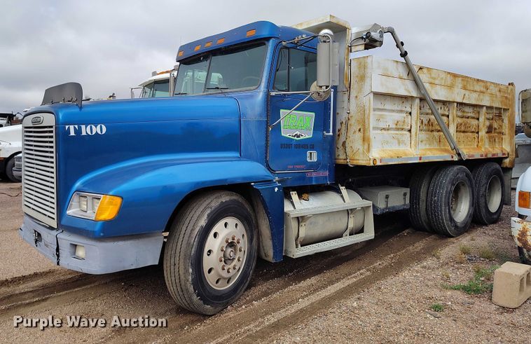 image for item IP9712 2000 Freightliner FLD dump truck