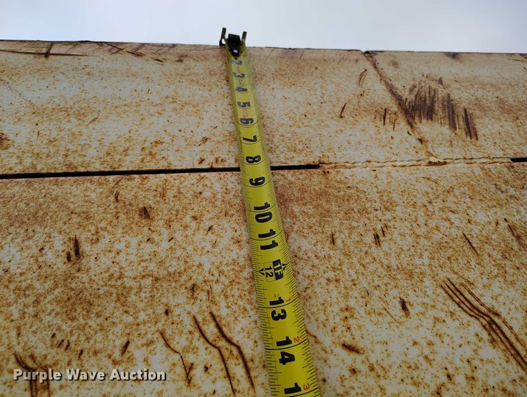 image for item IP9712 2000 Freightliner FLD dump truck