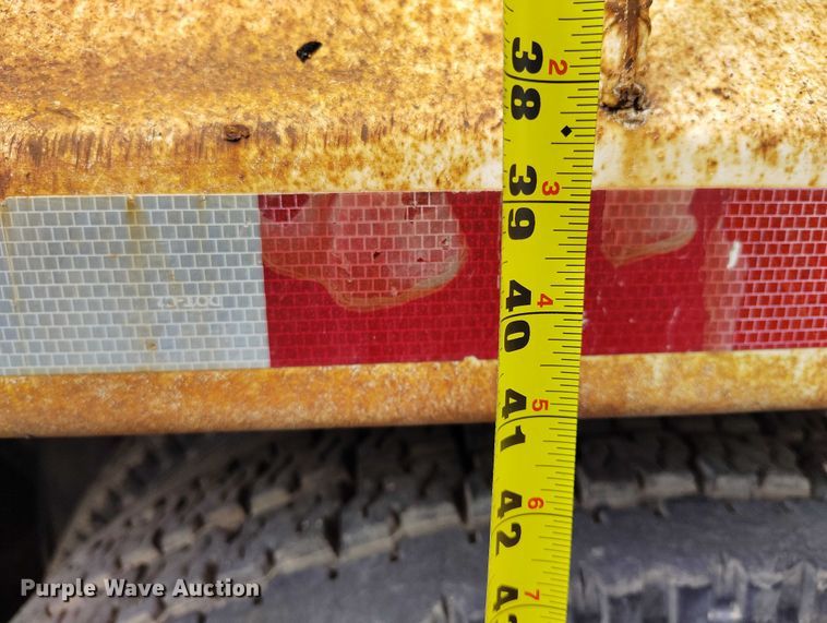 image for item IP9712 2000 Freightliner FLD dump truck