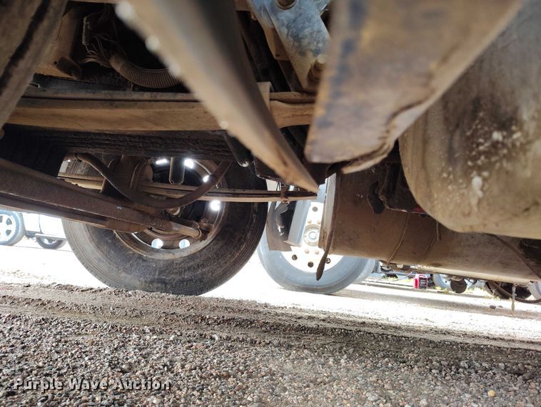 image for item IP9712 2000 Freightliner FLD dump truck