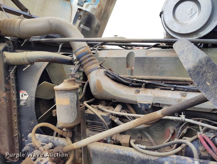 image for item IP9712 2000 Freightliner FLD dump truck