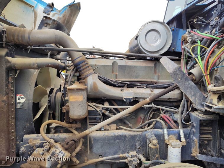 image for item IP9712 2000 Freightliner FLD dump truck