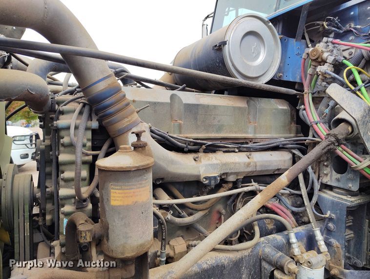 image for item IP9712 2000 Freightliner FLD dump truck