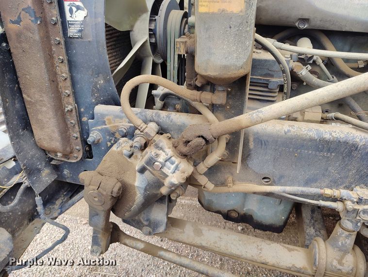 image for item IP9712 2000 Freightliner FLD dump truck