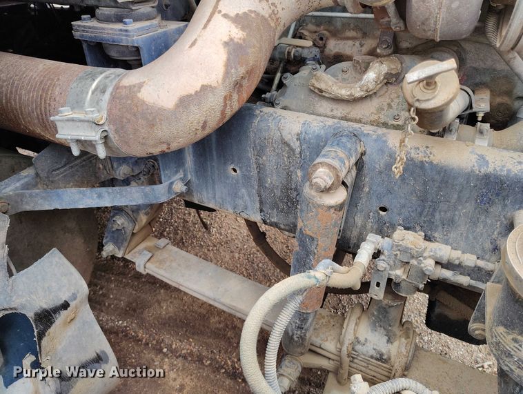 image for item IP9712 2000 Freightliner FLD dump truck