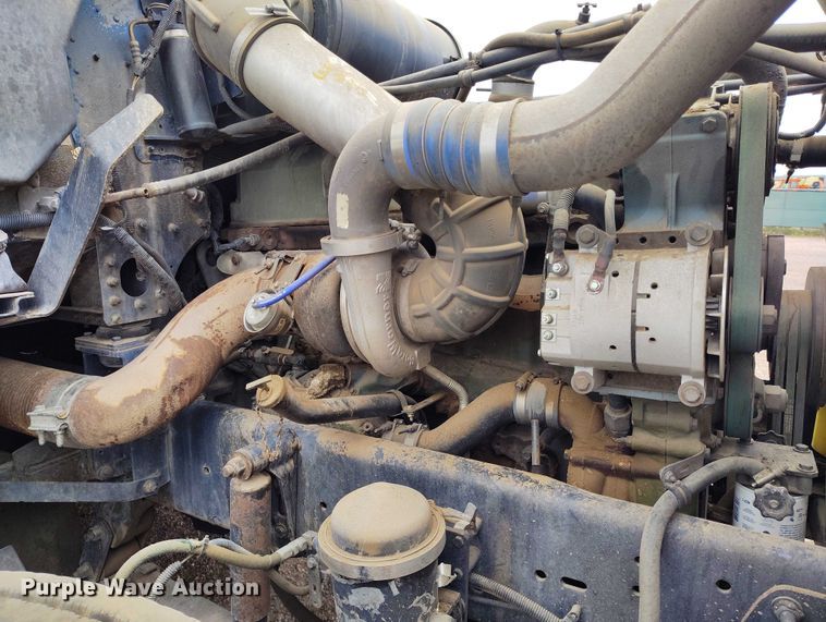 image for item IP9712 2000 Freightliner FLD dump truck