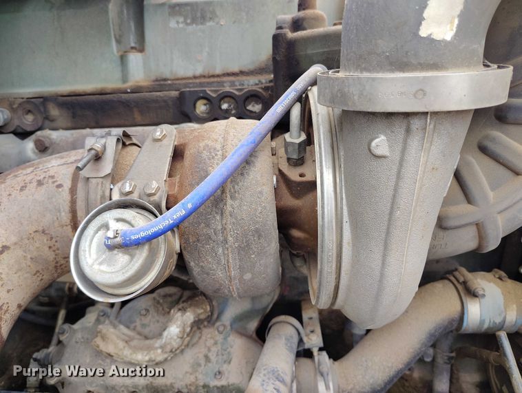 image for item IP9712 2000 Freightliner FLD dump truck