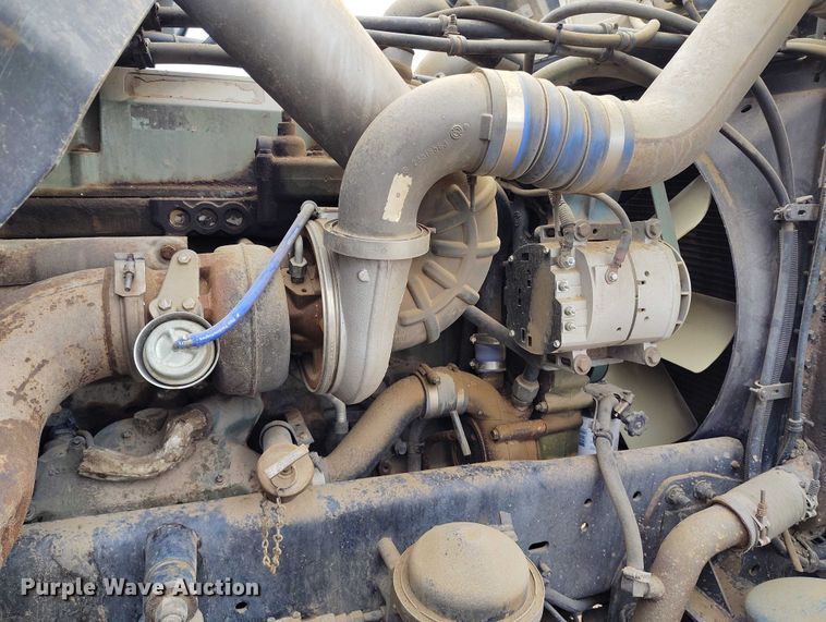 image for item IP9712 2000 Freightliner FLD dump truck