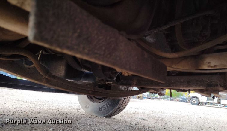 image for item IP9714 1987 International 1954 oil distributor truck