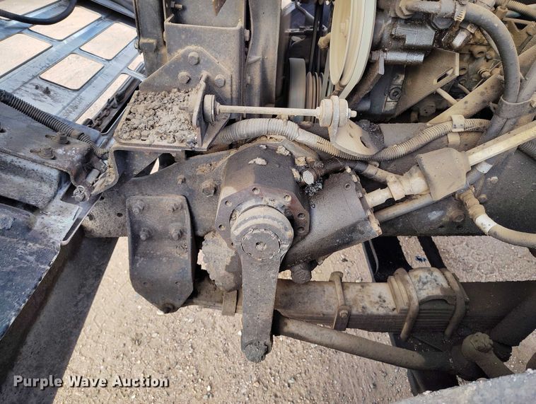 image for item IP9714 1987 International 1954 oil distributor truck