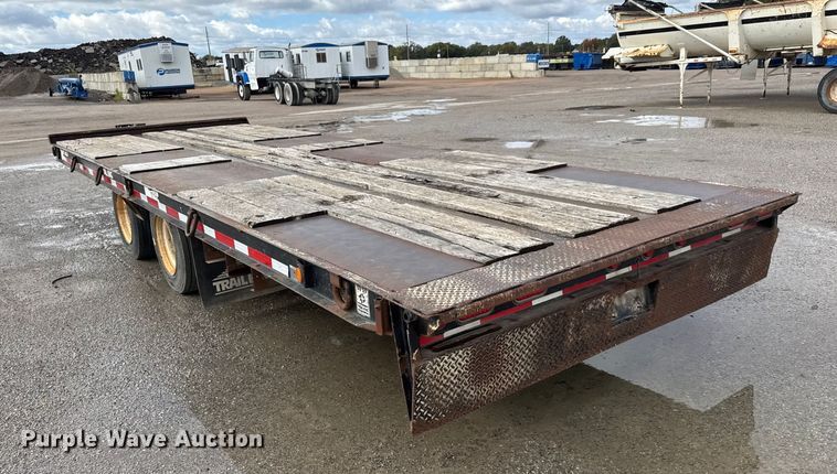 image for item NA9809 2004 Trail King TKT 40LP - 2400 tilt deck equipment trailer