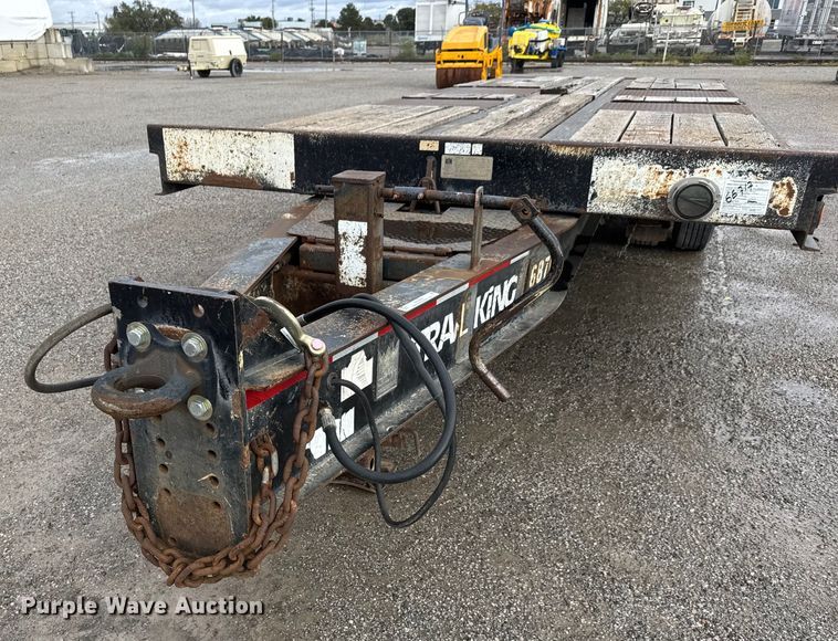 image for item NA9809 2004 Trail King TKT 40LP - 2400 tilt deck equipment trailer