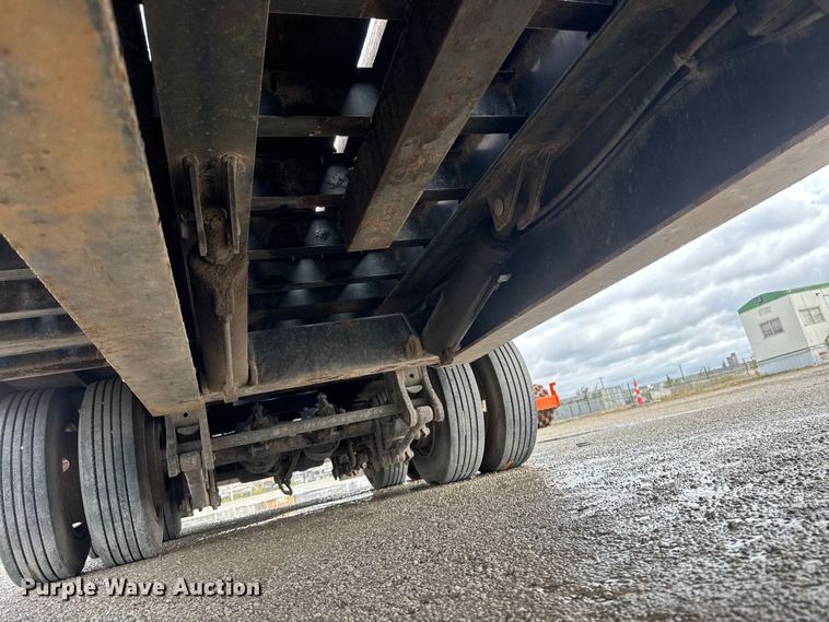 image for item NA9809 2004 Trail King TKT 40LP - 2400 tilt deck equipment trailer