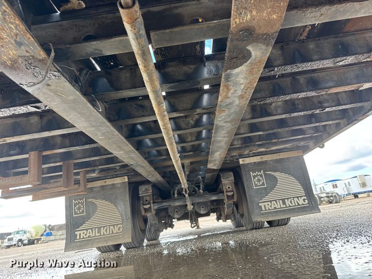 image for item NA9809 2004 Trail King TKT 40LP - 2400 tilt deck equipment trailer