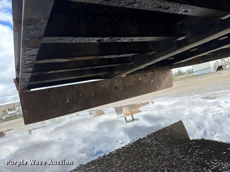 image for item NA9809 2004 Trail King TKT 40LP - 2400 tilt deck equipment trailer