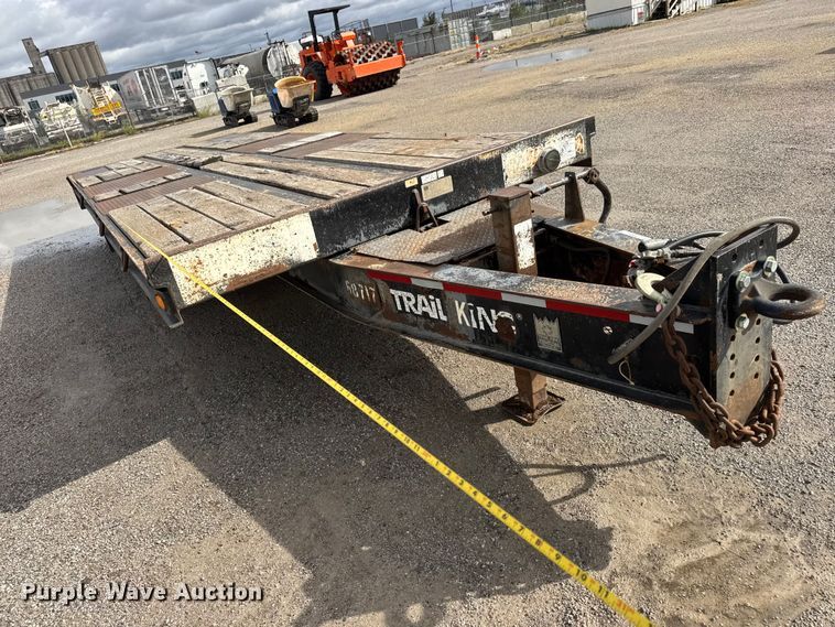 image for item NA9809 2004 Trail King TKT 40LP - 2400 tilt deck equipment trailer