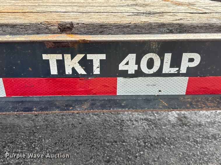 image for item NA9809 2004 Trail King TKT 40LP - 2400 tilt deck equipment trailer