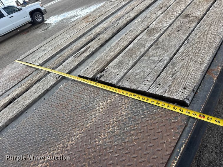 image for item NA9809 2004 Trail King TKT 40LP - 2400 tilt deck equipment trailer