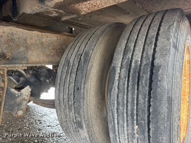 image for item NA9809 2004 Trail King TKT 40LP - 2400 tilt deck equipment trailer