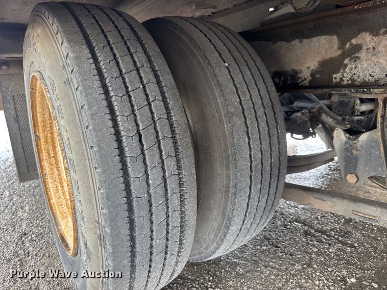 image for item NA9809 2004 Trail King TKT 40LP - 2400 tilt deck equipment trailer