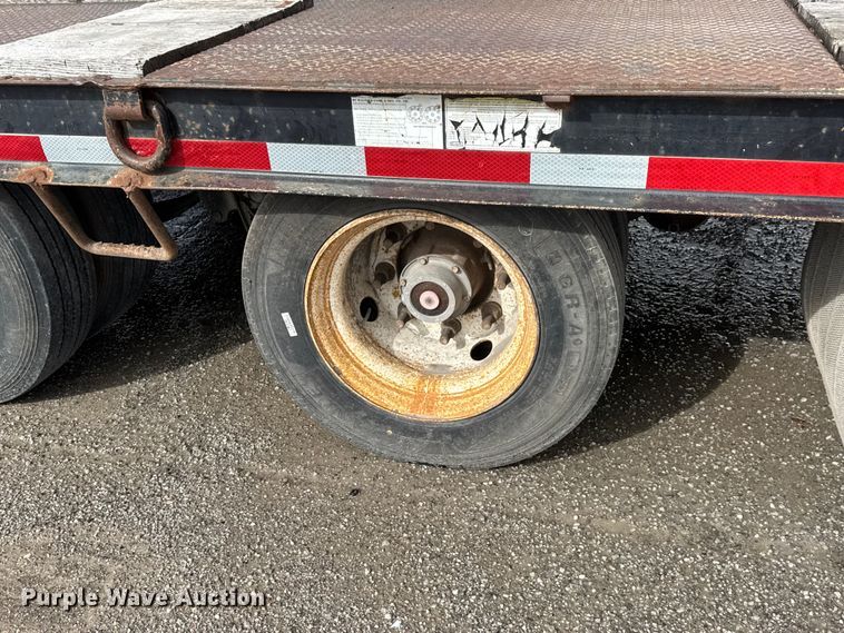 image for item NA9809 2004 Trail King TKT 40LP - 2400 tilt deck equipment trailer